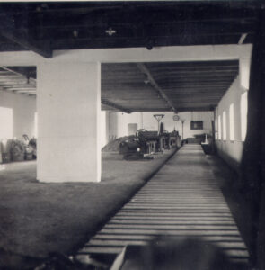 Det nye og supermoderne transportbånd i pakladen